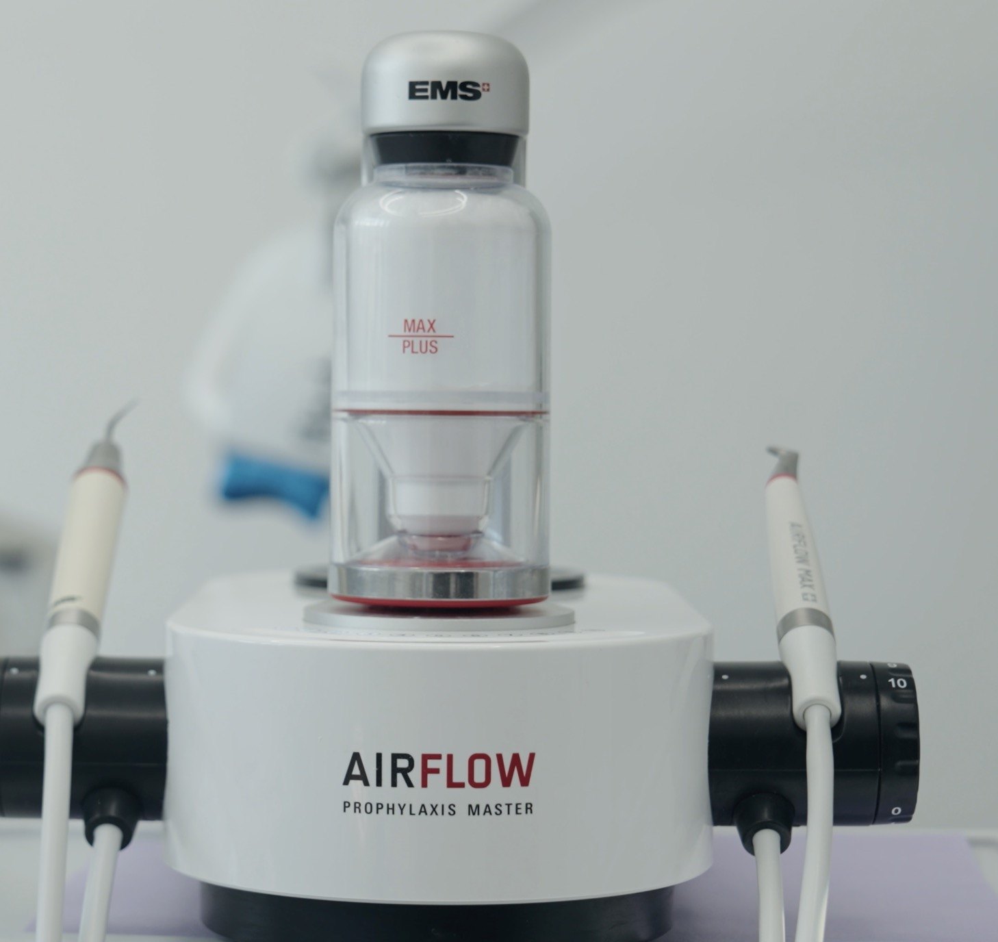 EMS AIRFLOW Prophylaxis Master mit Handstücken für die Guided Biofilm Therapy