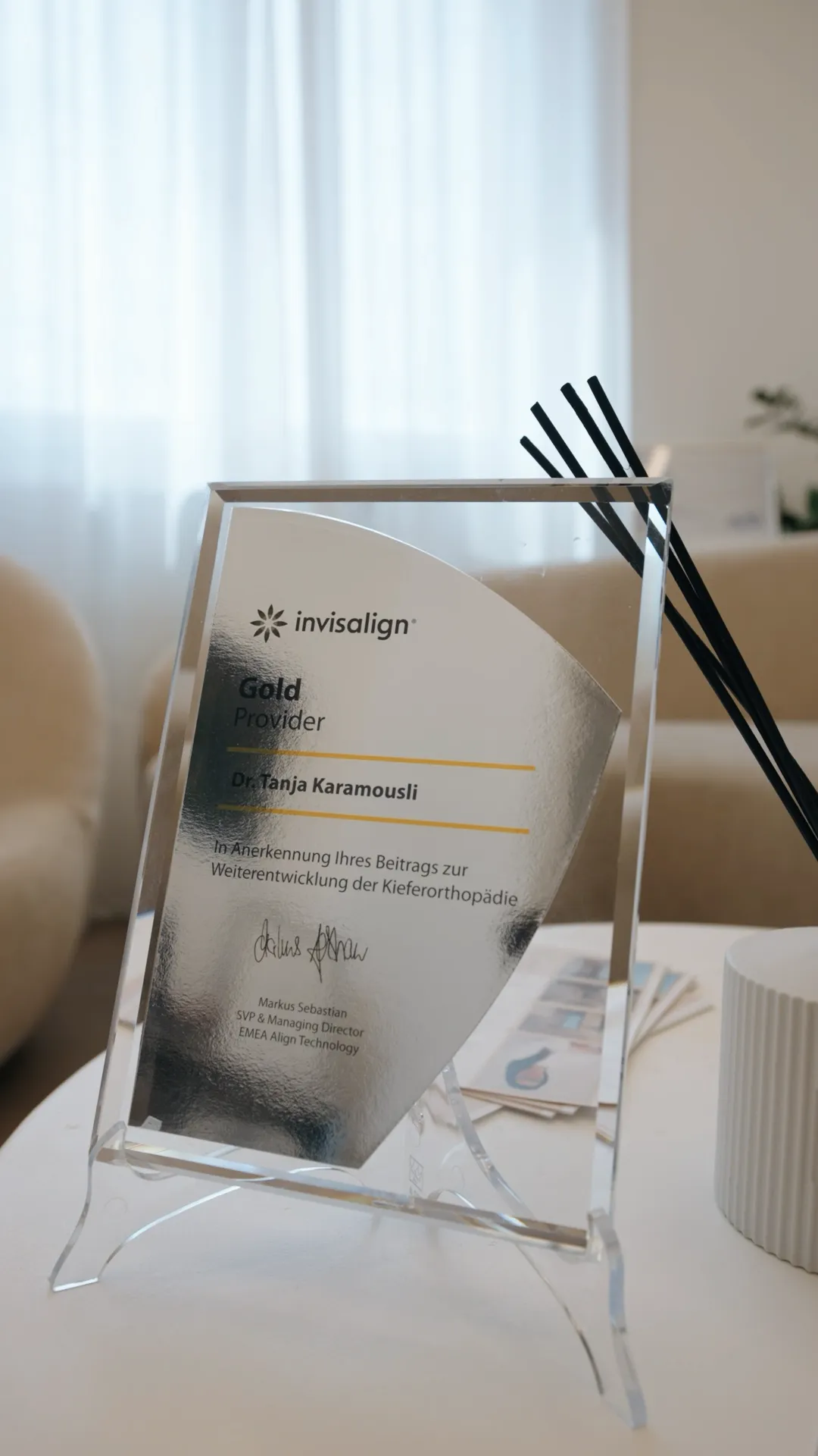 Invisalign «Gold Provider» award for Dr Tanja Karamousli at the Karamousli dental practice